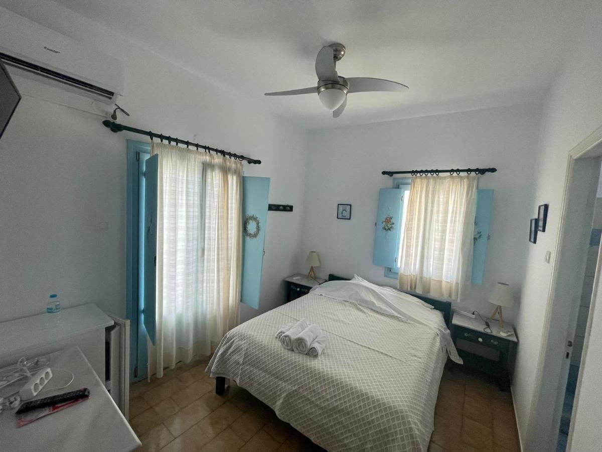 Yannis Maria Rooms Antiparos Town エクステリア 写真